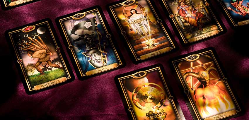 Amore, Destino e Tarocchi: Scopri il Tuo Futuro